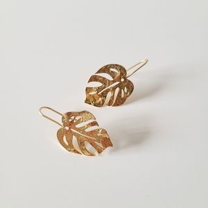 Monstera leaf earrings